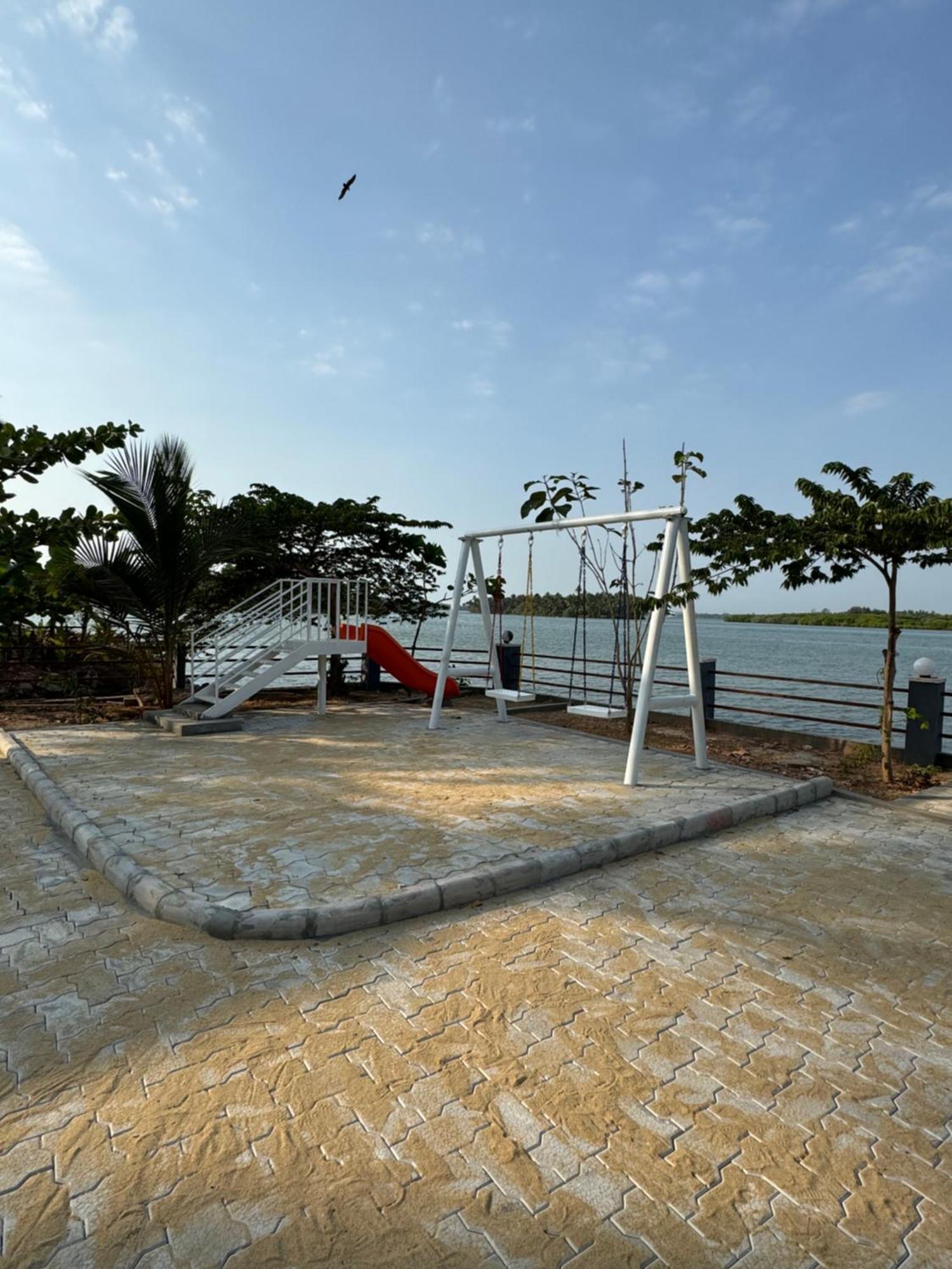 The Backwater Homestay Udupi Exteriör bild