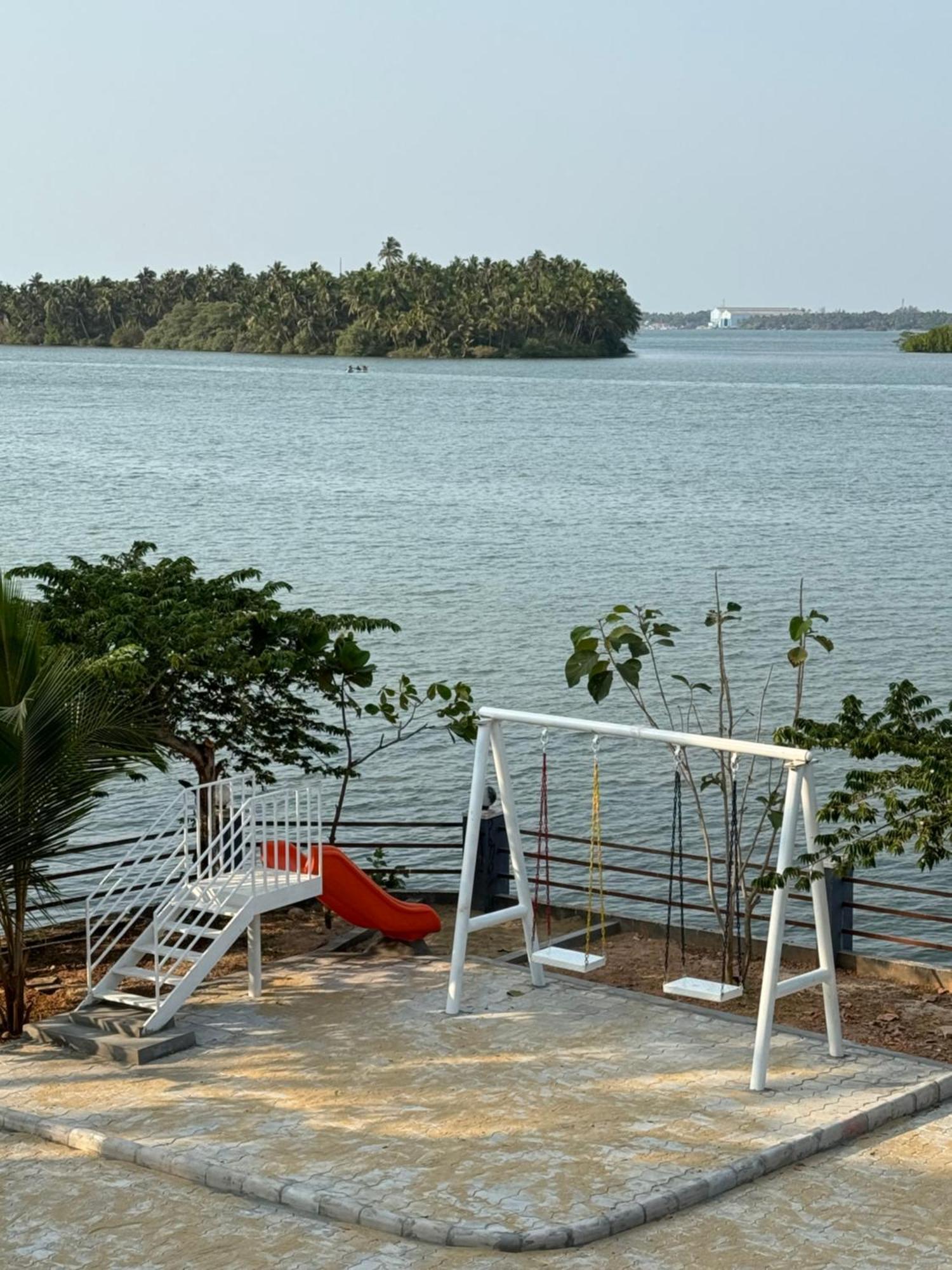 The Backwater Homestay Udupi Exteriör bild